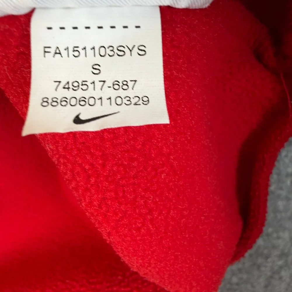 Nike Kids Red Therma-FIT Pullover Hoodie Swoosh Graphic Sweatshirt S #3271